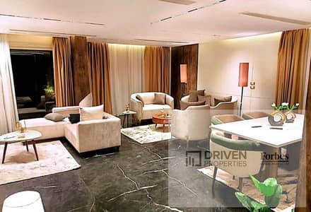 فيلا متشطبه بالكامل 5غرف للبيع في كمبوند ذا كراون بالم هيلز The Crown Compound Palm hills جولف اكستينشن 6اكتوبر الجيزه