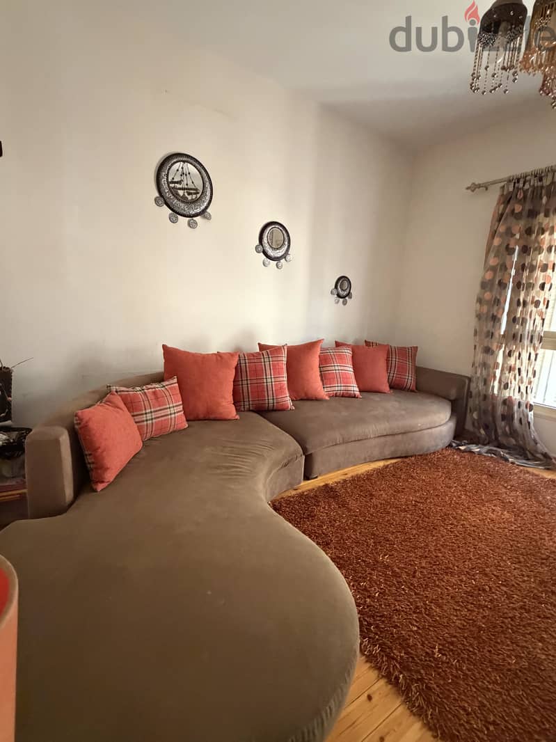 2 Sofas 1