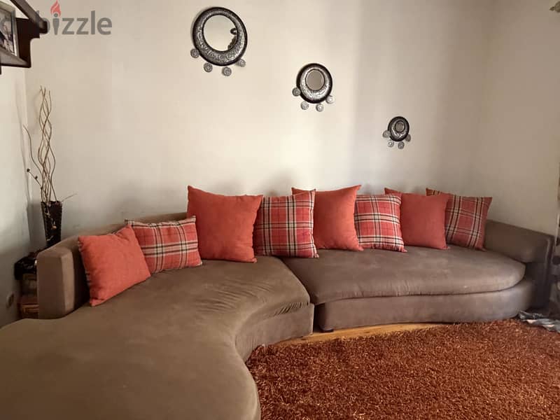 2 Sofas 2