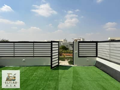 تاون هاوس أول سكن بإطلالة مباشرة على البوكت للإيجار في هايد بارك