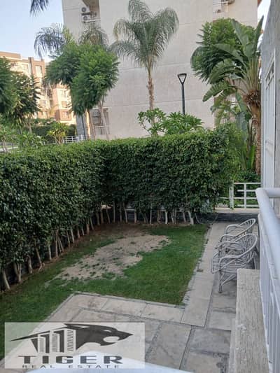 أرضــي بــجــاردن عــلــى أكــبــر وايــد جــاردن فــى الــمــجــمــوعــة