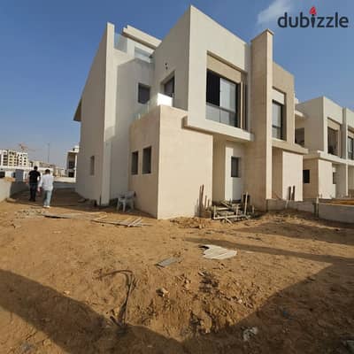 تاون هاوس كورنر لقطه للبيع استلام فورى من المالك مباشرا جاهز للمعاينه الفوريه فى كمبزند هايد بارك التجمع الخامس