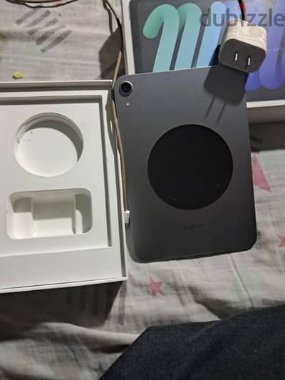iPad mini (A17 Pro) 128GB Wi-Fi – حالة ممتازة مع العلبة والشاحن الأصلي