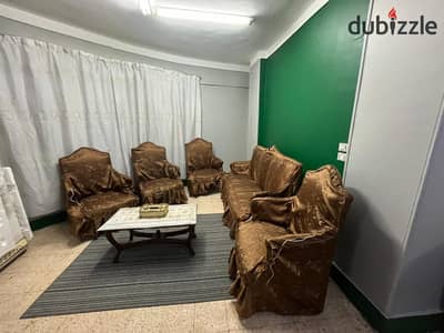شقة مفروشة للإيجار المعادي البصري تتكون من ثلاث غرف نوم وريسبشن وحمام ومطبخ دور ثاني مكيفة بالكامل