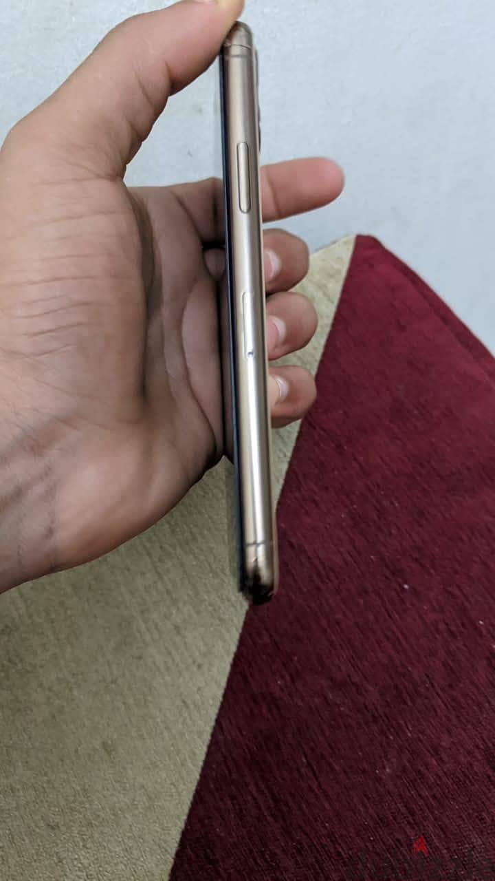 Apple - iPhone 11 Pro 2