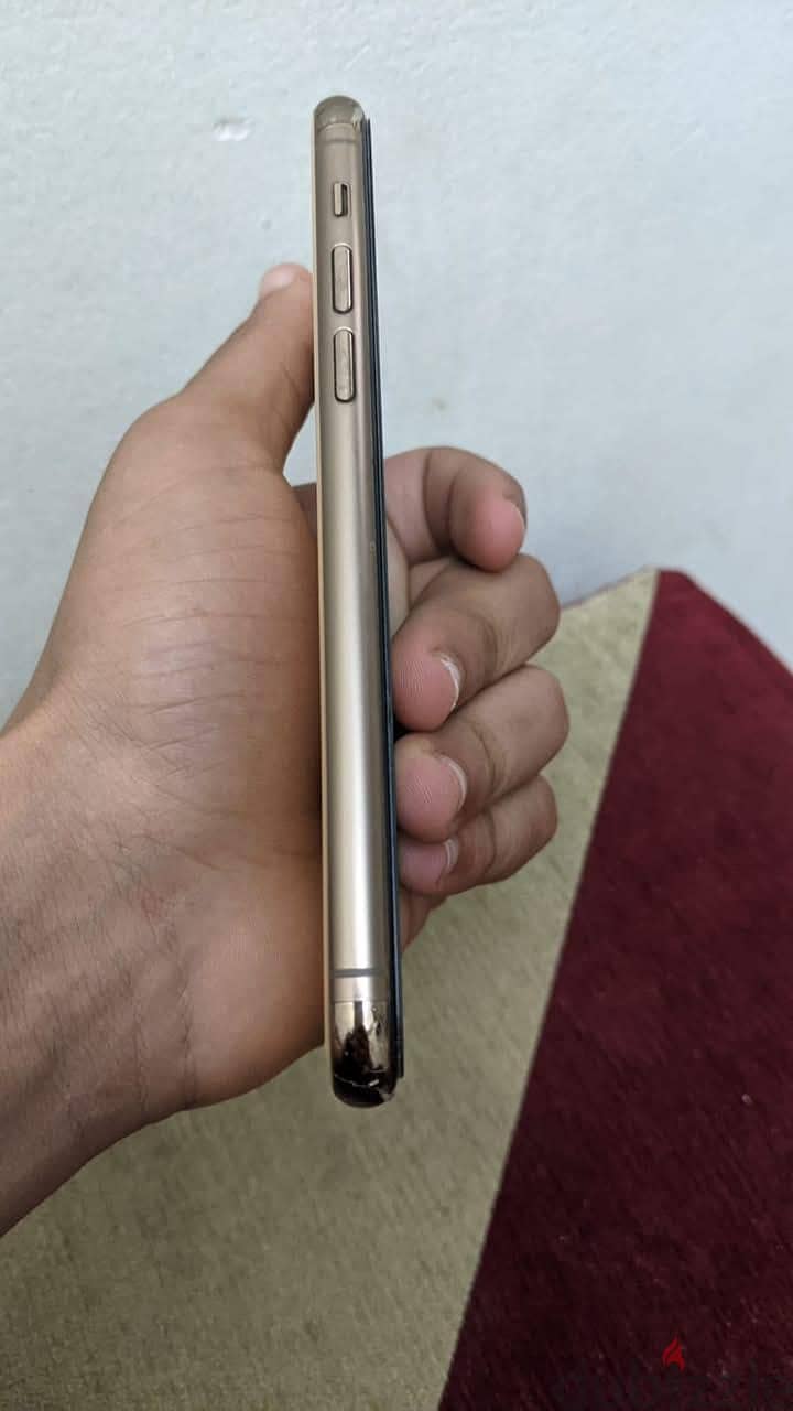 Apple - iPhone 11 Pro 3