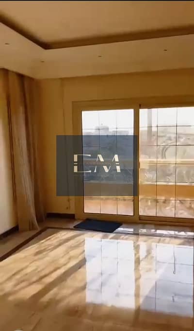 Apartment for Rent with Kitchen, Prime Location