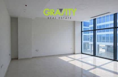 Ready-to-move-in shop after price reduction. Located in a commercial mall in Zahraa El Maadi. - Commercial shop - Shop for sale in Zahraa El Maadi