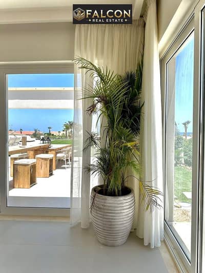 فيلا Townhouse باطلالة مزدوجة متشطب بالكامل + تكيفات للبيع تقسيط بجوار Lavista  و South Med  دقايق من امواج الساحل الشمالي