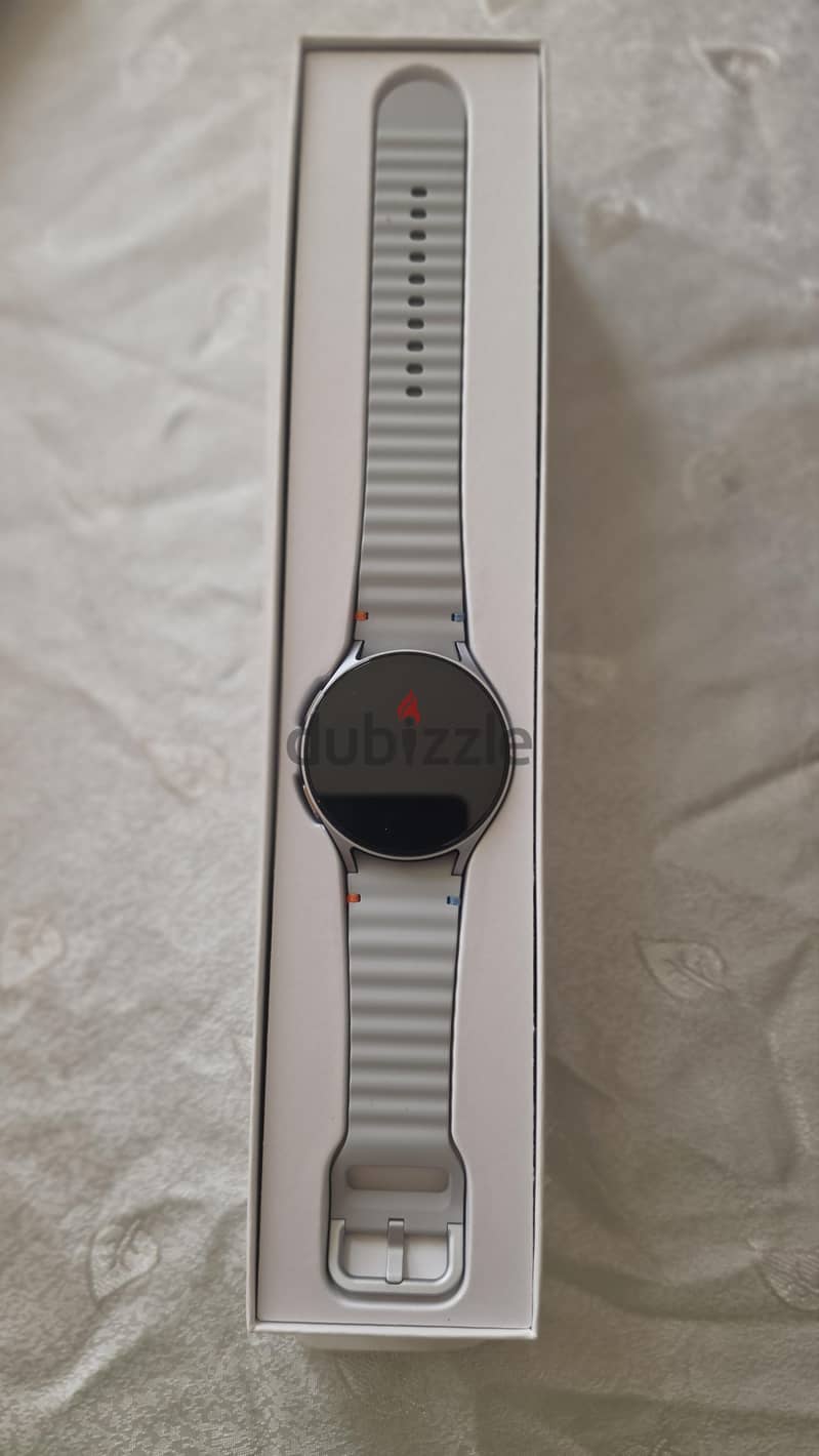 Samsung watch 7 never used 1
