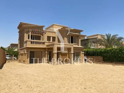 فيلا مستقلة لقطة بمساحة أرض ضخمة في ميدوز بارك الشيخ زايد (Meadows Park)
