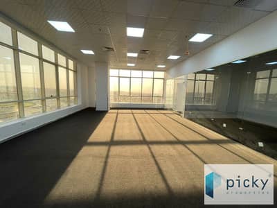 مبنى إداري 5350 متشطب بالكامل للإيجار