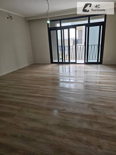 Lowest price penthouse, 4 bedrooms, ultra-super-lux finishing resale immediate delivery Sodic East Shorouk with down payment and remaining installment