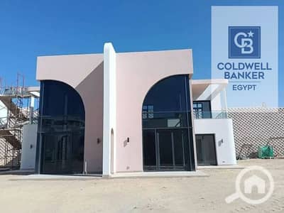 شاليه بتشطيب فاخر110م  مباشرة على اللاجون في قرية June من سوديك بالساحل الشمالي، بأفضل سعر في السوق.