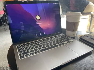 Macbook pro m1, like new, almost never used,