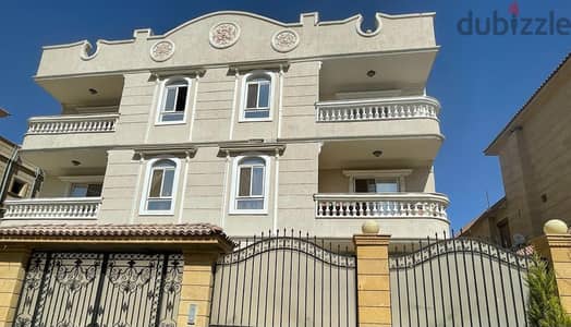 فيلا للبيع جولف سيتي العبور