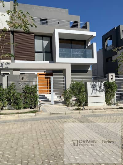 Ready To Move Fully Finished Twin House For Sale With Kitchen and AC's In Patio El Zahraa Compound Sheikh Zayed Giza