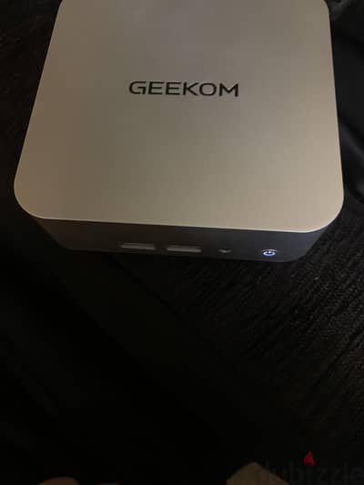 Geekom A6 Mini PC – Ryzen 7 6800H / 16GB DDR5 / 1TB – Like New