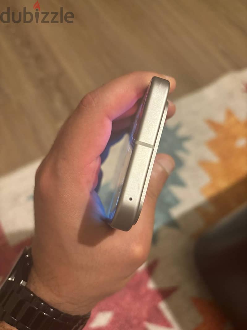 Google Pixel 9 5