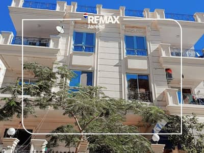 للإيجار شقة مودرن مفروشة بالكامل داخل فيلا بالحي العاشر بجوار ممشى أهل زايد مباشرة الشيخ زايد