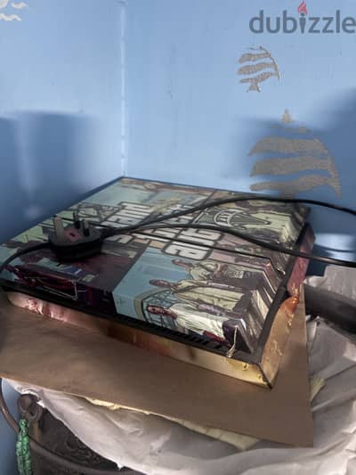 Playstation 4 fat 2TB +2 controllers +games