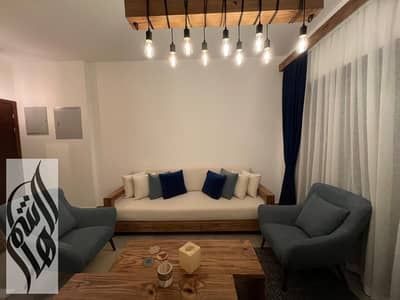  شقة مفروشة للإيجار ببريفادو مدينتي، أول سكن، 86م، غرفتان نوم، حمام، مكيفة بالكامل، إنترنت، دور ثاني، جاهزة للسكن. 35 ألف شهريًا.