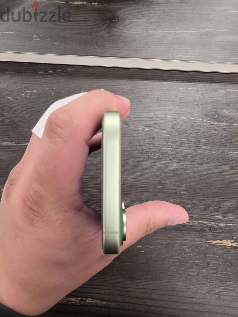 Apple - iPhone 17 4