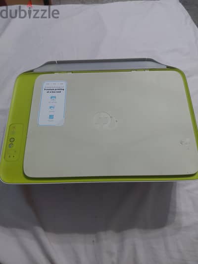 طابعة HP ألوان و فيها سكانر