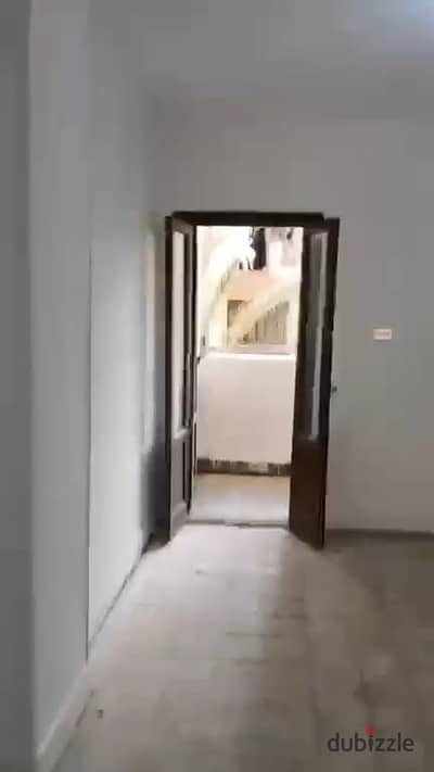 شقه للبيع في الشيخ زايد الحي 13، مجاورة 4