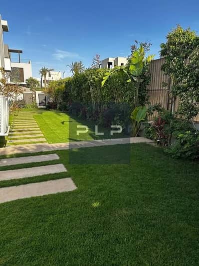 Immediate delivery corner townhouse for sale, ready to move in, at a special price lower than the market price for a quick sale in Al Burouj Compound,