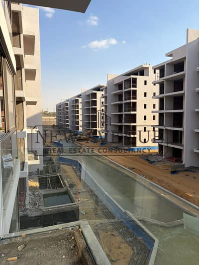 فرصة لقطة بسعر تحت السوق في ليك فيو ريزيدنس 2 Lake View Residence  شقة دور أول طوب أحمر استلام 2026 شامل الصيانة والجراج سعر مميز جداً