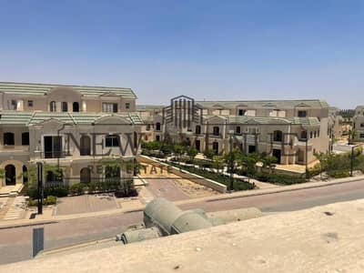 تاون هاوس كورنر للبيع في لاڤينير  استلام فوري
