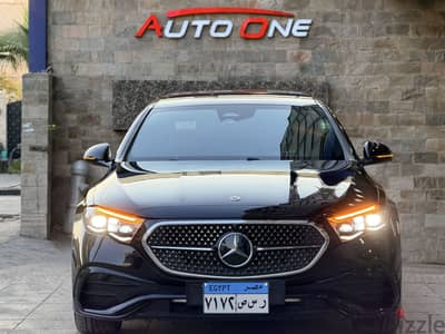 MERCEDES E 200 AMG 2025 KM 2000    FACTORY PAINT  AGENT WARRANTY