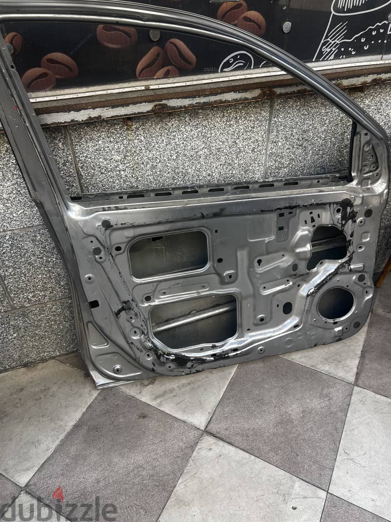 باب امامى يسار N17 1