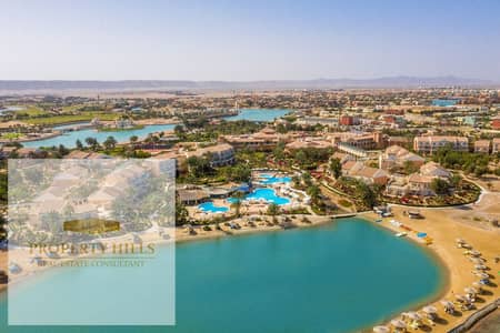 VILLA FOR SALE AT MAKADI HEIGHTS FULLY FINISHED  WITH KITCHEN CABINS AND  DOUBLE VIEW SEA AND LAGOON WITHOUT DOWN PAYMENT AND INSTALLMENTS OVER 7YEARS