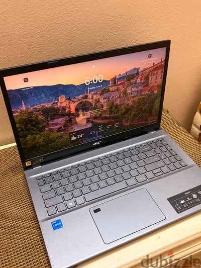 لابتوب Acer كسر زيرو استعمال ٦ شهور فقط بدون خدش بالكرتونة