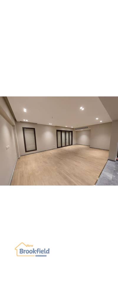 شقه للايجار اول سكن بالمطبخ والتكييفات واجهزة وشاترز كمبوند ديستريكت First Use apartment for rent with kitchen, Acs, appliances  District 5