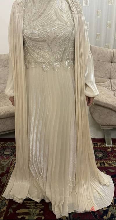 فستان سواريه استخدام مرة واحدة فقط