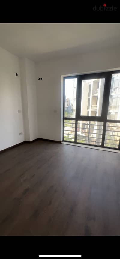 For rent in Madinaty, a very special apartment in B8, 125 sq m, consisting of 3 bedrooms and 2 bathrooms, at a special price.