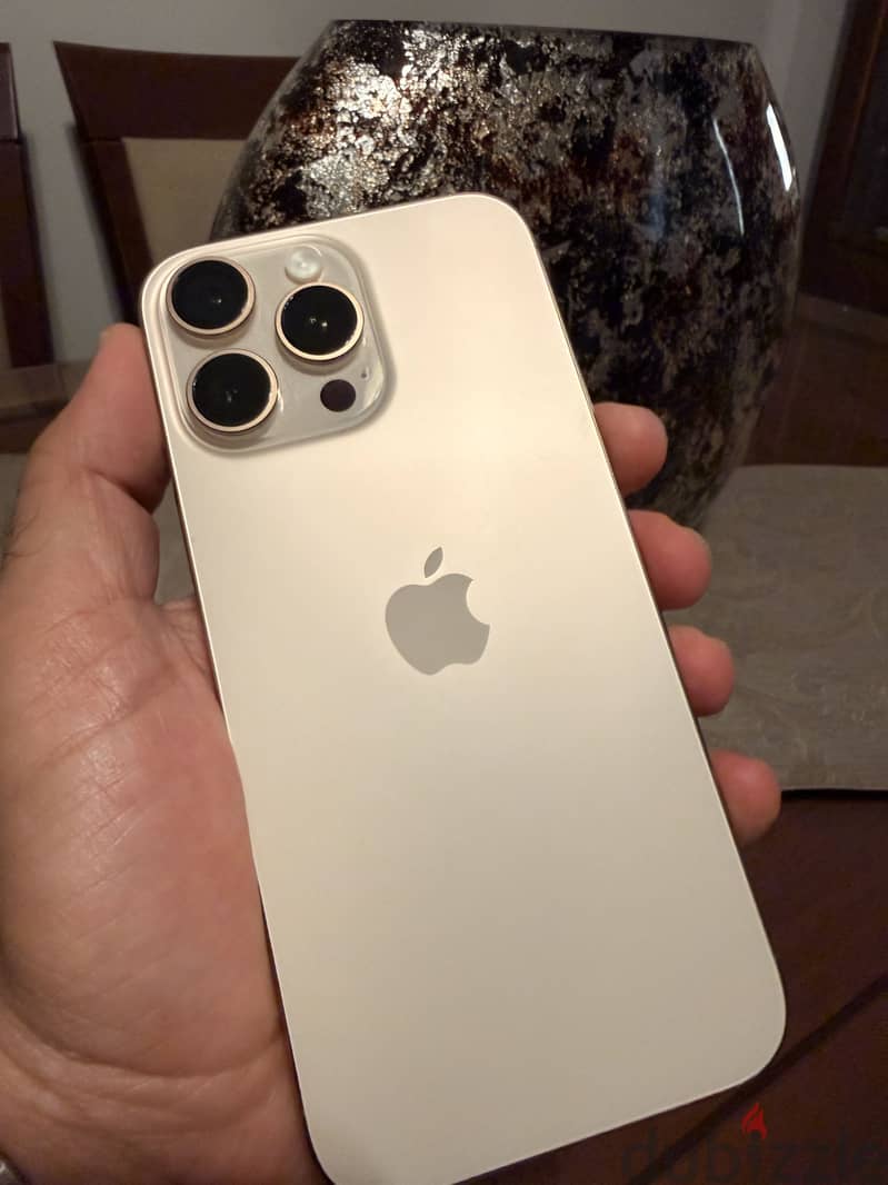 Apple - iPhone 16 Pro Max 4