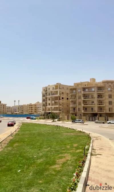 Apartment in South Lotus | Near 90 Street & Waterway