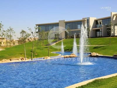 فيلا 283 متر متشطبة بالكامل استلام فوري بإطلالة مفتوحة على مساحات خضراء في موقع مميز جدًا