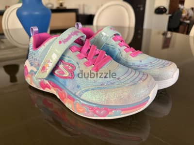 Skechers girls heart light brand new sneakers