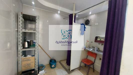 For sale shop Zahraa Al-Maadi sector 13 55 meters super lux equipped with a bathroom. 7 million required currently stores at 35,000 remaining in the contract for two years