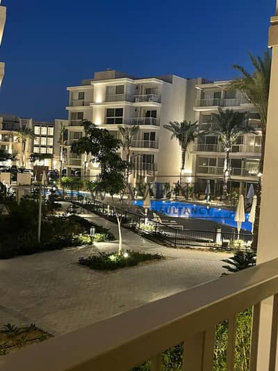 شاليه للبيع في مراسي مارينا 2 Marassi Marina  يطل على حمام سباحة