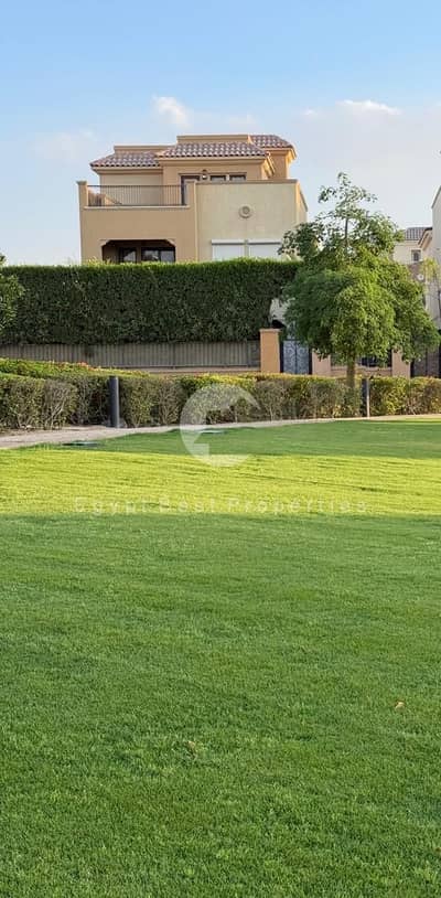 فيلا بتشطيب فاخرمع حمام سباحة وأسانسير بحري للبيع استلام فوري في ميفيدا اعمار