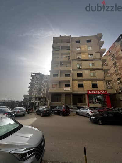 محل تجاري في موقع مميز جدا للايجار