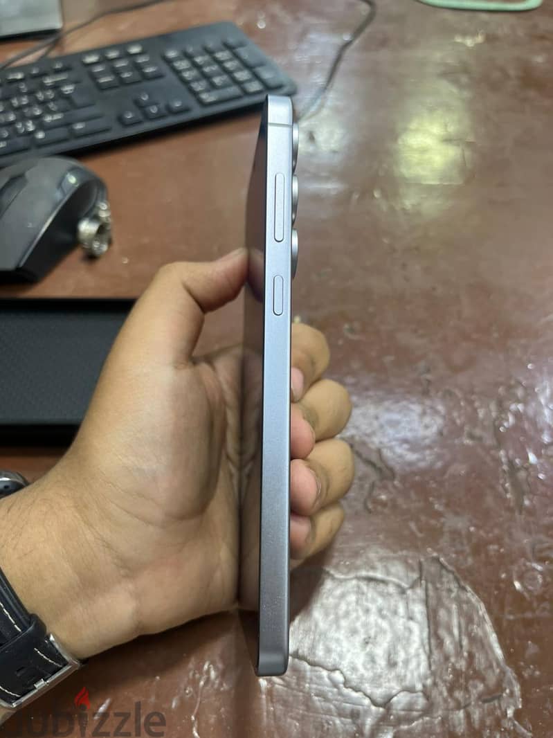 Samsung s25FE 4