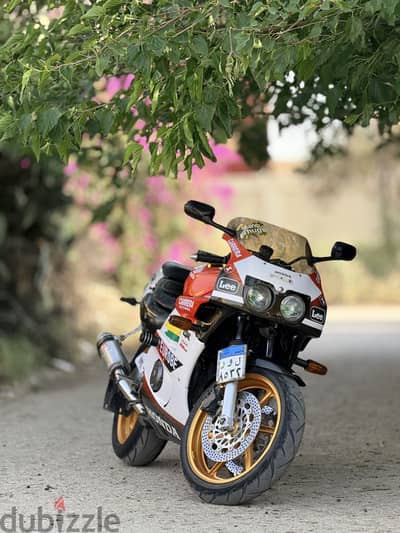 للبيع موتوسيكل 400 honda fire سليم