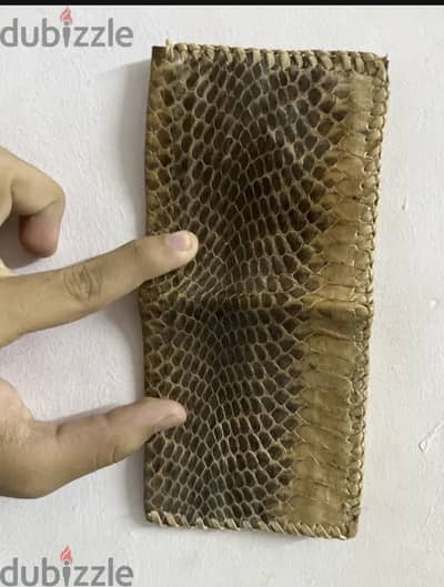 محفظة جلد تعبان